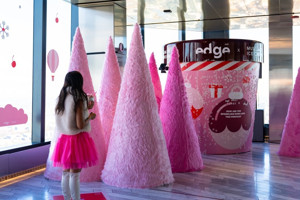 guests-enjoying-pinkmas-at-edge_image-courtesy-of-edge