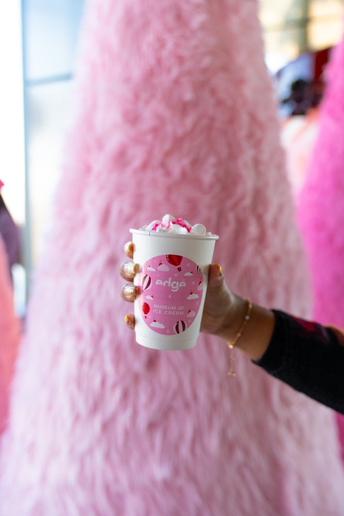 pinkmas-at-edge_pink-hot-chocolate_image-courtesy-of-edge